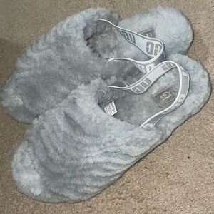 Almost brand new ugg slides very comfortable and cozy